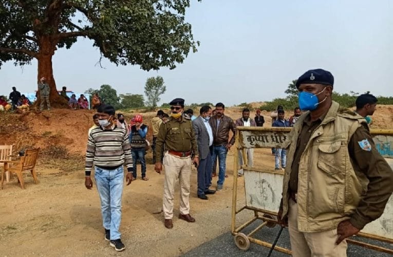 हजारीबाग जिले के दारु में डीटीओ बिजय कुमार के नेतृत्व में चला वाहन चेकिंग अभियान।