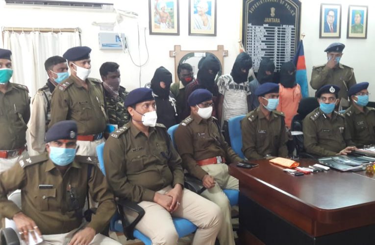 जामताड़ा पुलिस की बड़ी कार्रवाई सब स्टेशन डकैती मामले में छह डकैत गिरफ्तार.