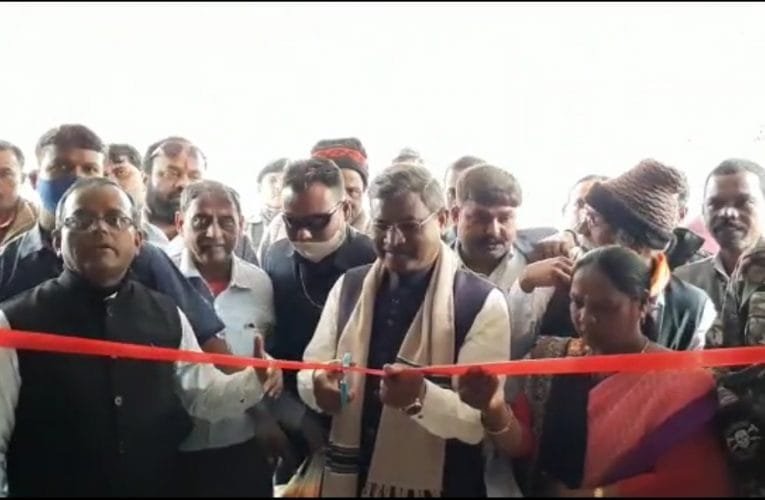 बाबूलाल मरांडी ने डुमरी अनुमंडल स्थित वकालत खाना का किया उद्घाटन.