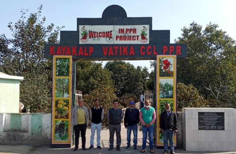 सीएसआर योजना के तहत सरस्वती शिशु विद्या मन्दिर मे प्रबधंन द्वारा किया गया टेबूल-बेंच का वितरण.