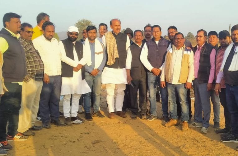 झारखण्ड जनशक्ति मजदूर यूनियन का मानकी सपही नदी तट पर वनभोज का आयोजन.