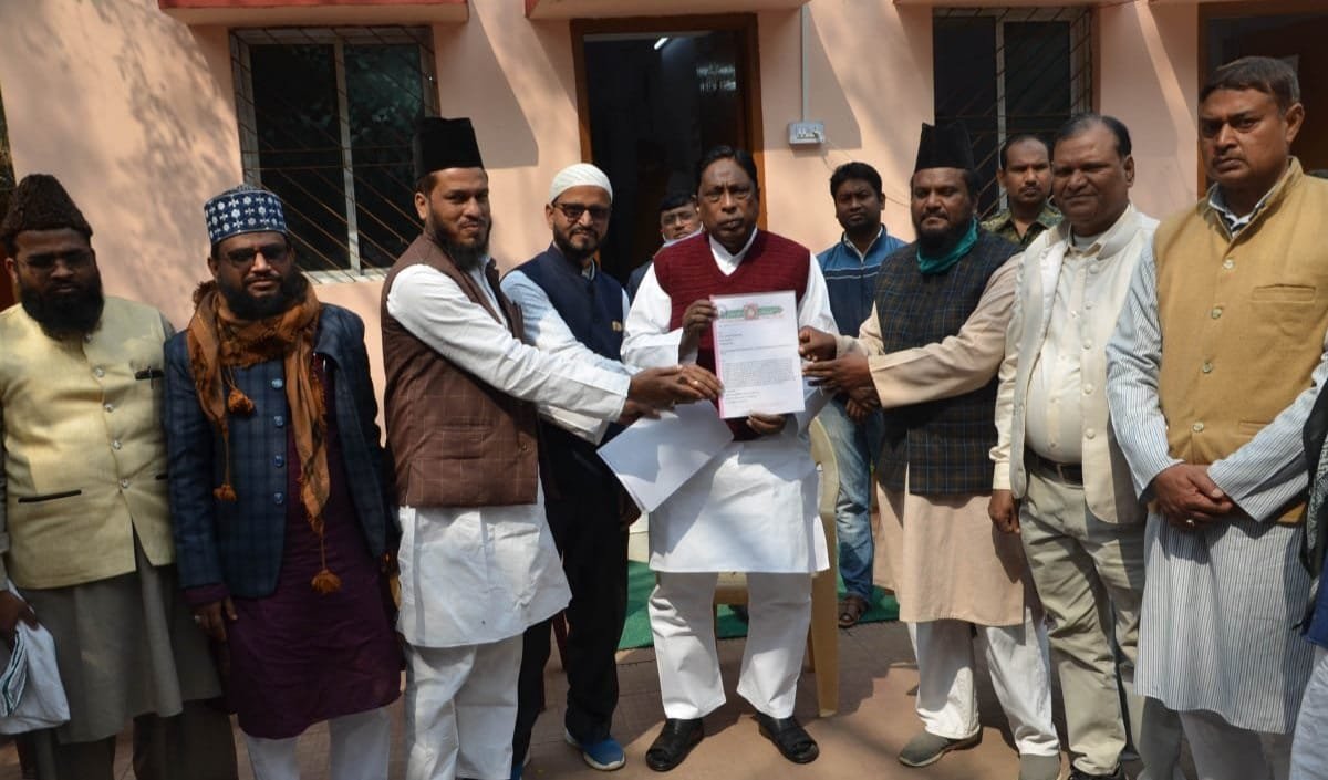 एदार ए शरीया झारखंड का प्रतिनिधि मंडल मंत्री आलमगीर आलम से मिला.
