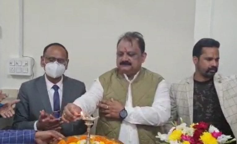 पेयजल स्वच्छता मंत्री मिथलेश ठाकुर पहुंचे अपने विधानसभा क्षेत्र.