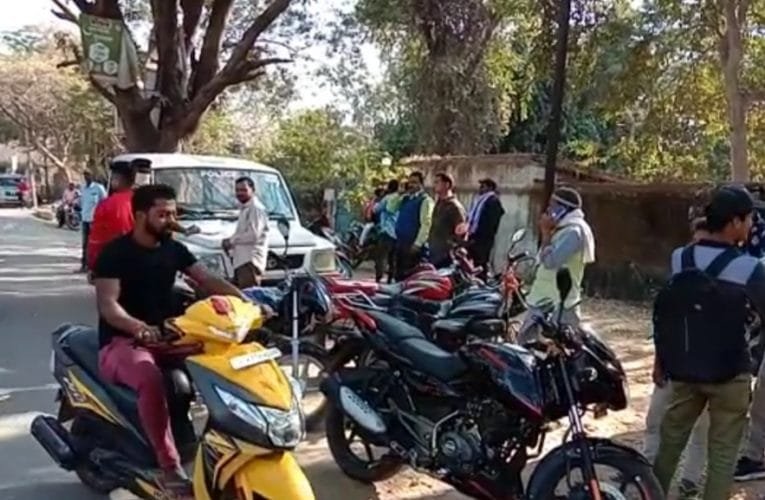 सड़क सुरक्षा के तहत जामताड़ा में चला वाहन चेकिंग अभियान.