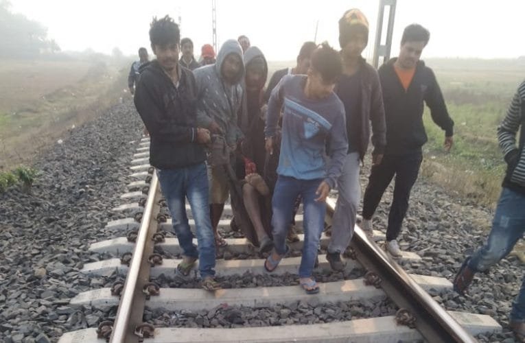 मालगाड़ी की चपेट में आकर एक व्यक्ति हुआ जख्मी.