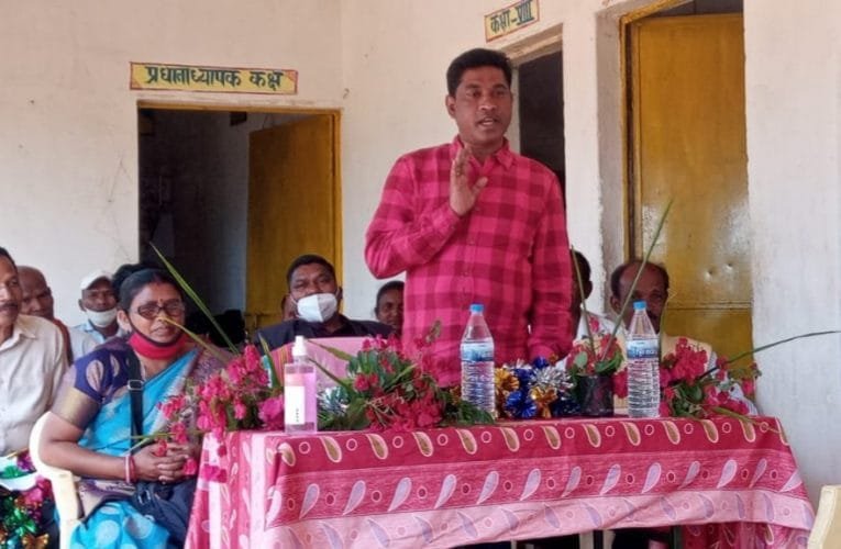 कड़ी मेहनत और लगन के साथ पढ़ाई करें बच्‍चे : विधायक भूषण.