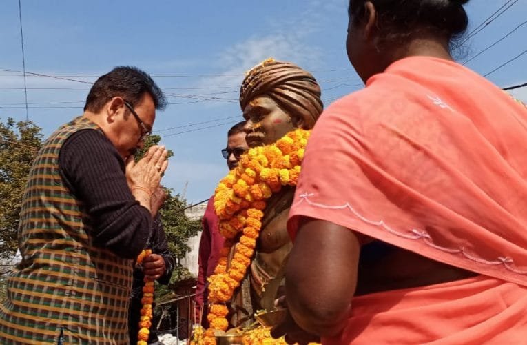 शहीद हमेशा लोगों को प्रेरणा देने का काम करते हैं : सुखदेव भगत.