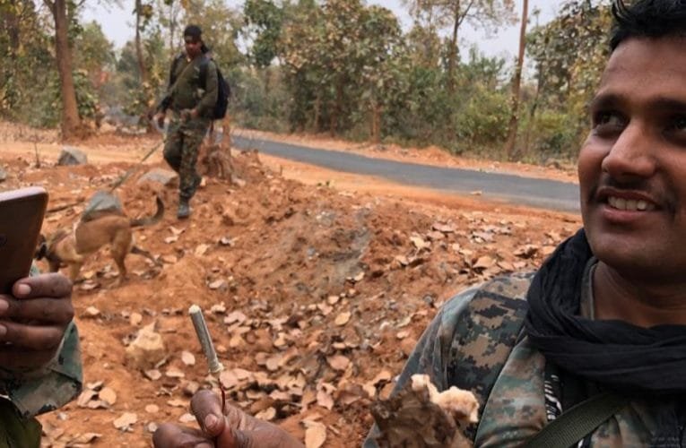 सर्च अभियान के दौरान पुलिस ने बरामद किया केन बम.