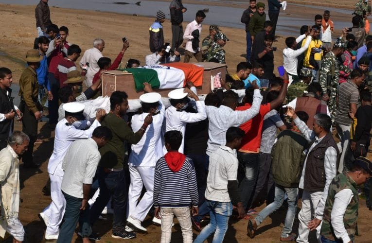 शहीद सूरज दुबे को दी गई अंतिम विदाई.