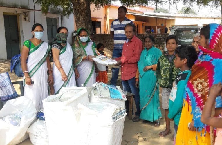 मलेरिया और डेंगू से बचाव के लिए मच्छरदानी का किया गया वितरण.