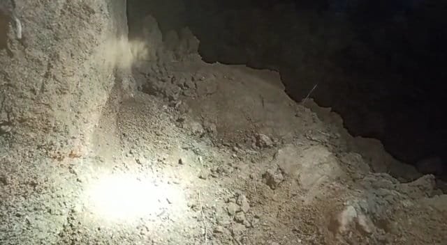 चाल धंसने से तीन बच्चों की मौत.