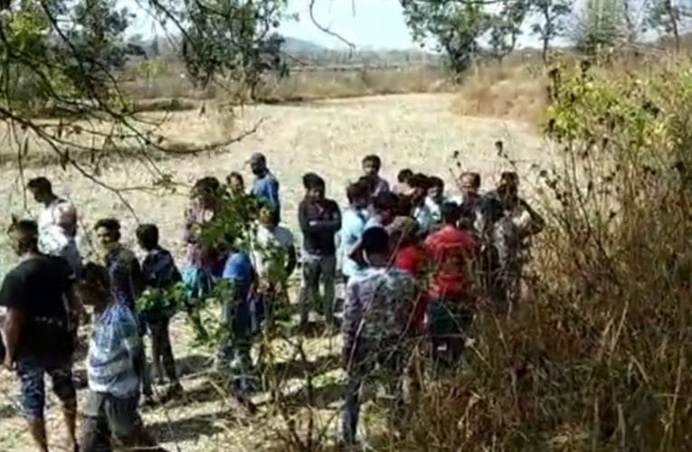 चंद्रपुरा के टुंगरी जंगल में पेड़ से लटका मिला युवक का शव.