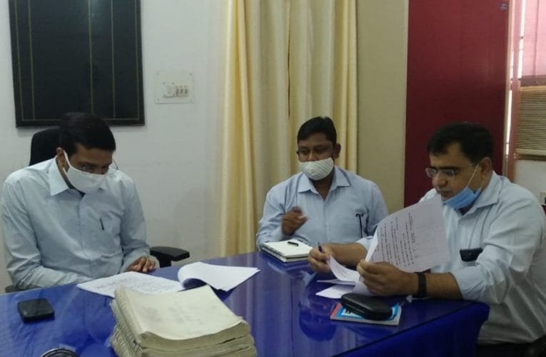 रजिस्ट्री, सेल डीड, स्टांप ड्यूटी, सर्विस बुक आदि की उपायुक्त ने की जांच.