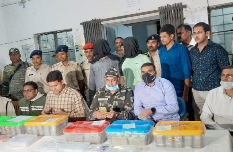 भारी मात्रा में कैश और सोना चांदी सहित दो गिरफ्तार.