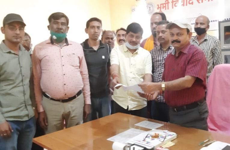 खलारी डेवपलोमेन्ट आर्गेनाइजेशन के प्रतिनिधि मंडल ने खलारी अंचलाधिकारी से मुलाकात की.