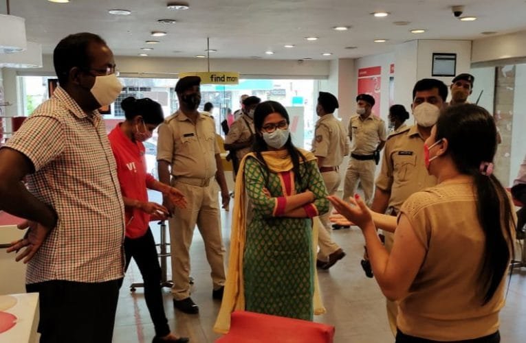 कोविड-19 से संबंधित दिशा निर्देशों के अनुपालन को लेकर जांच.