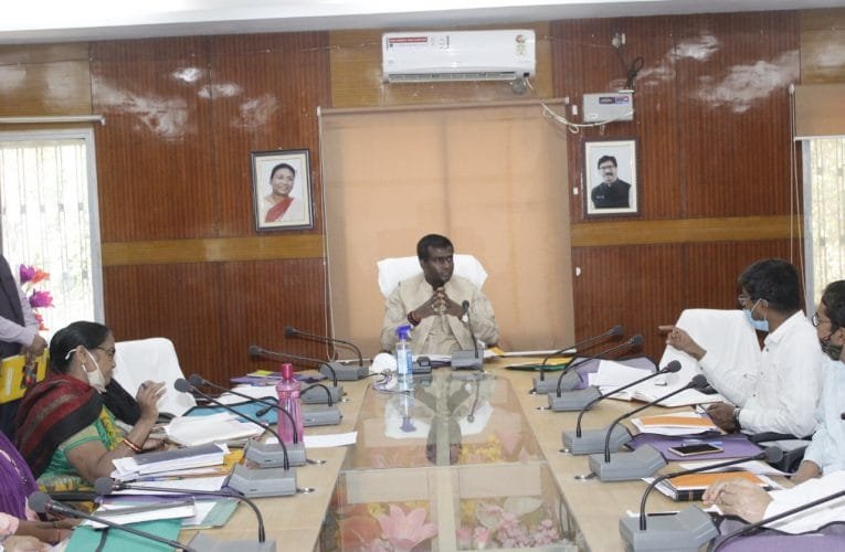 देवघर प्रखण्ड के 05 विद्यालयों को चिन्ह्ति कर बनाया जायेगा विकसीत, आधुनिक व सुदृढ़ : उपायुक्त.