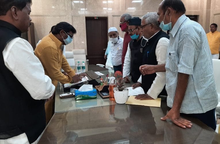 मुख्यमंत्री से मिले मुस्लिम प्रतिनिधिमंडल, कहा मुस्लिम मसाईल हल किये जायें.