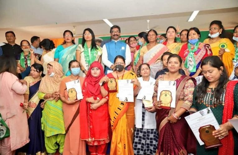 अंतर्राष्ट्रीय महिला दिवस के अवसर पर झारखंड मुक्ति मोर्चा, महिला मोर्चा के द्वारा कार्यक्रम आयोजित किया गया.