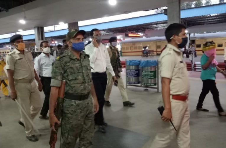 बिना मास्क और बिना हेलमेट यात्रा करने वाले 95 लोगों से वसूला गया 58,500 रुपये का जुर्माना.