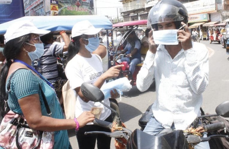 अपने व अपने परिवार की सुरक्षा हेतु अनिवार्य रूप से पहनें मास्क व दूसरों को भी करें जागरूक : उपायुक्त.