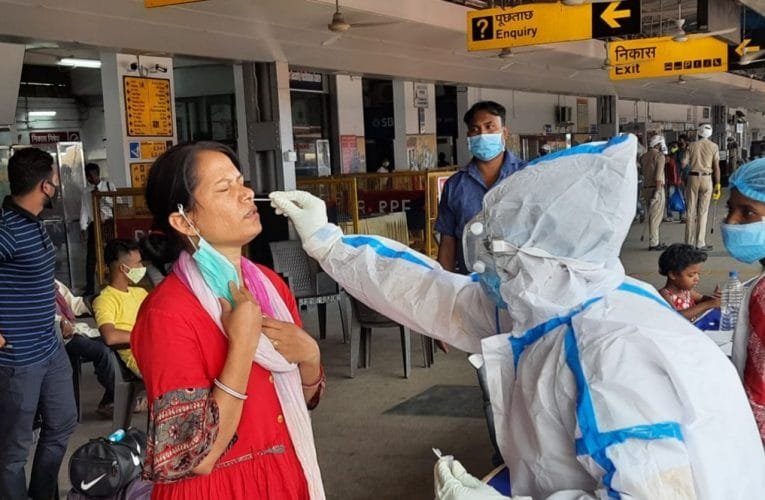 रांची रेलवे स्टेशन पर कोविड-19 टेस्टिंग कार्य सुचारू रूप से चल रहा है, पर्याप्त संख्या में कोविड-19 टेस्टिंग किट है उपलब्ध.