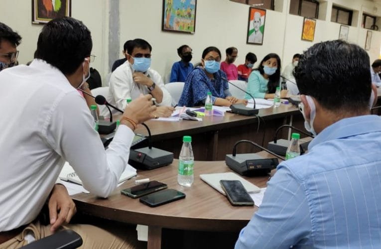 उपायुक्त नें कोरोना संक्रमण के लिए गठित विभिन्न कोषांगों की समीक्षा.