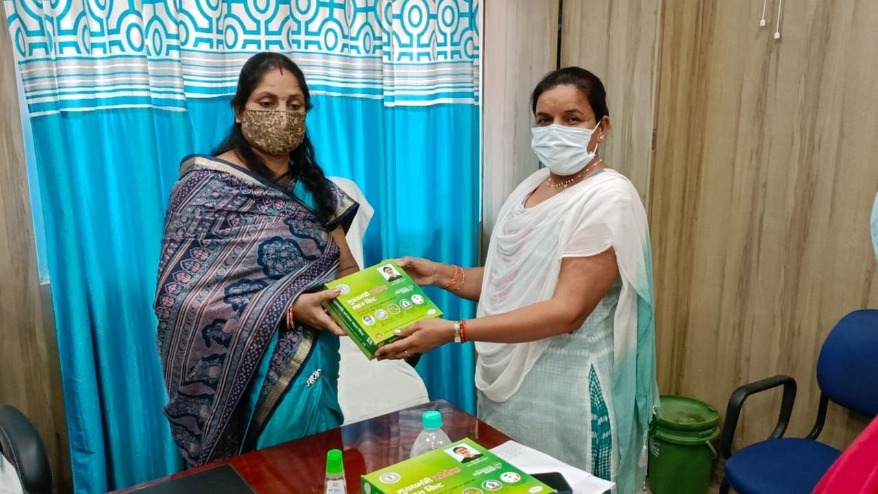 किसानों का धान क्रय नही किये जाने के विरोध में नगर परिषद अध्यक्ष ने दिया धरना. 5 IMG 20210518 WA0057