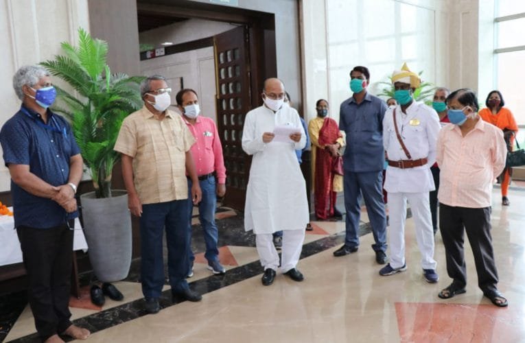 झारखंड विधान सभा सचिवालय द्वारा अपने अधिकारियों व कर्मियों के असामयिक निधन पर आज शोक सभा का आयोजन किया गया.