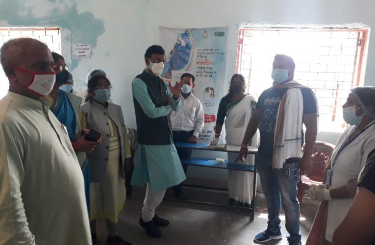 रांची के सांसद संजय सेठ ने आज नामकुम सामुदायिक स्वास्थ्य केंद्र एवं Esi  हॉस्पिटल का निरीक्षण किया.