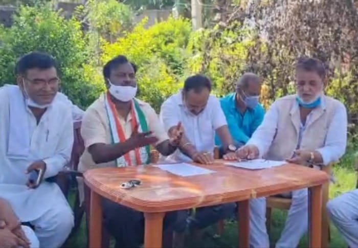 घंटा घर के बनने पर विरोध कर रही सरकार की सहयोगी पार्टी कांग्रेस बैकफुट पर.