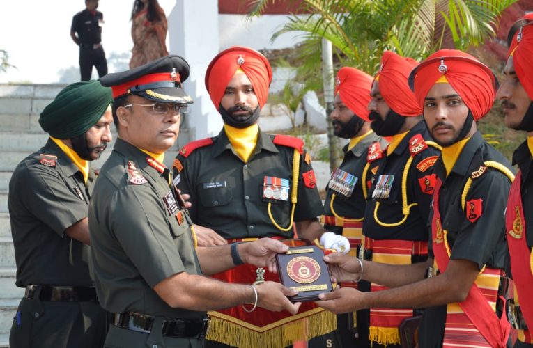 सिख रेजिमेंटल सेंटर रामगढ़  में हुआ भव्य कसम परेड का आयोजन -सेंटर के 145 नवप्रशिक्षित जवान भारतीय सेना के अभिन्न अंग बने, देश सेवा की शपथ लिए।