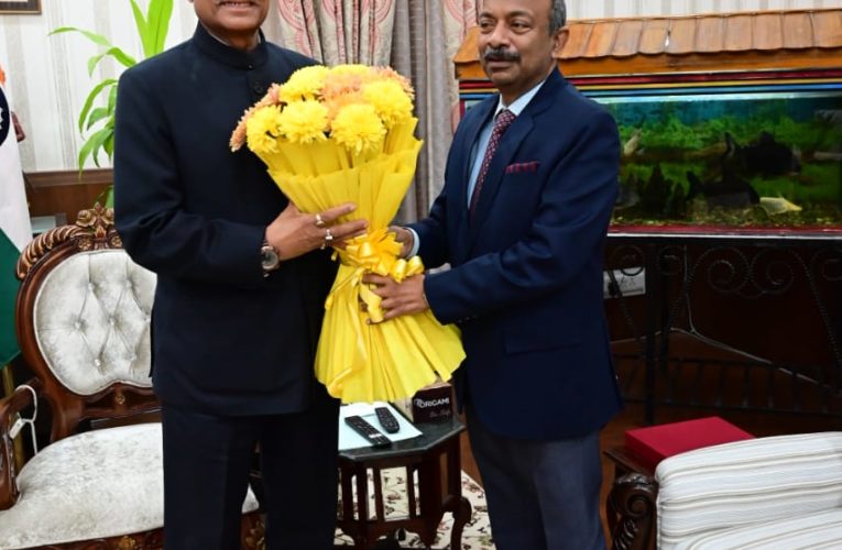 इंडिया ट्रेड प्रमोशन ऑर्गनाइजेशन की ओर से केंद्रीय मंत्री मुख्तार अब्बास नकवी ने दिया पदक।