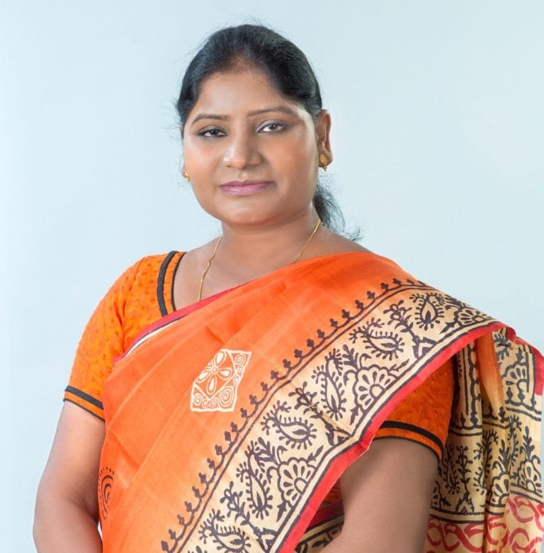 इरफान अंसारी को अपने बयान ‘जामताड़ा की सड़कें फ़िल्म अभिनेत्री कंगना रनौत (KANGANA RANAUT)के गाल से भी ज्यादा चिकनी होगी पर भड़की रांची की मेयर आशा लकड़ा ।