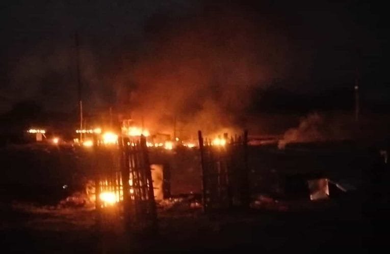 लोहरदगा रामनवमी मेले में हिंसा (Violence at Ram Navami )और आगजनी ,10 बाइक एक पिकअप जलाया गया, चार लोग जख्मी