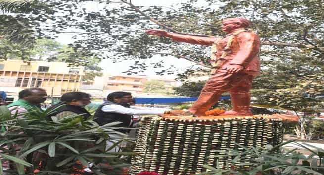 Jharkhand News:- हेमंत सोरेन ने नेता जी की जयंती पे श्रद्धा सुमन अर्पित कर  उन्हें  याद किया स्वतंत्रता आंदोलन