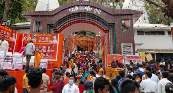 Ranchi News:-शिव बारात में शामिल होंगे मुख्यमंत्री हेमंत सोरेन , पहाड़ी बाबा मंदिर  में उमड़ी श्रद्धालुओं  की भीड़