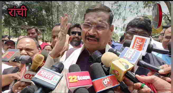 Ranchi News:-धुर्वा थाना पहुंचे भाजपा के नेता , सचिवालय घेराव मामले में होगी पूछताछ , हम कानून का सम्मान करते है :- प्रदेश अध्य्क्ष दीपक प्रकाश WhatsApp Image 2023-04-22 at 2.19.58 PM