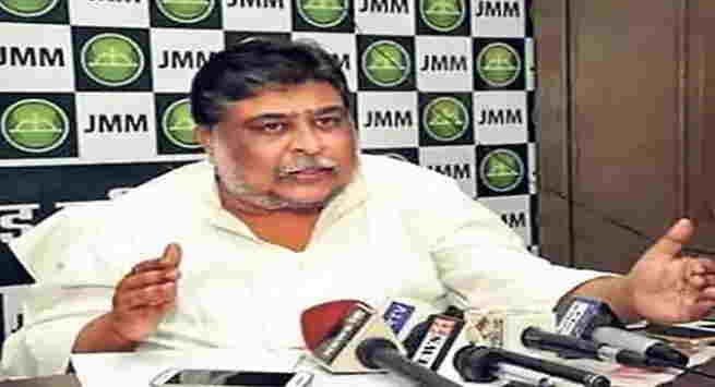 JMM:-सियासी घमासान: जनसभा में सीएम सोरेन के बारे में निशिकांत की टिप्पणी से भड़का झामुमो. 6 dada