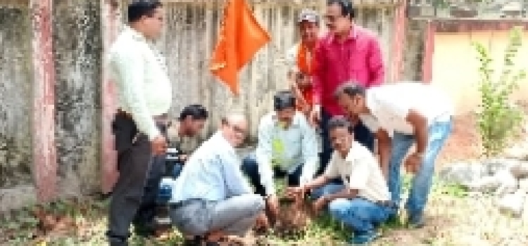 Khalari: अखिल भारतीय मजदूर संघ ने किया वृक्षारोपण