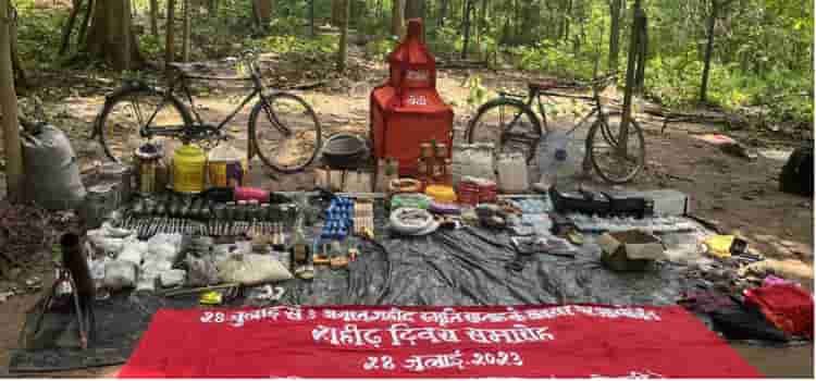 NAXAL ENCOUNTER : चाईबासा में पोलिस नक्सली मुठभेड़ एक जवान शहीद एक घायल , कई नक्सलियों के मारे जान की खबर 2 NAXAL ENCOUNTER