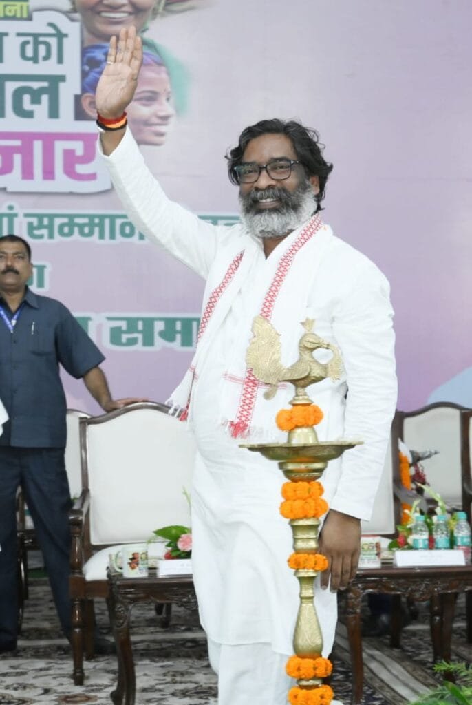 झारखण्ड की महिलाओं की गरिमा, मान-सम्मान और हक -अधिकार देने की दिशा में झारखंड मुख्यमंत्री मंईयां सम्मान योजना की शुरुआत 2 IMG 20240822 WA0107 scaled