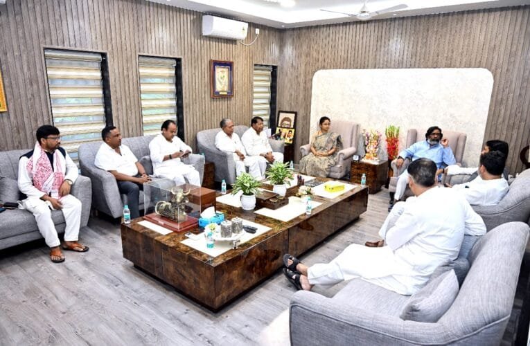 कांग्रेस प्रभारी गुलाम अहमद मीर ने झारखंड मुख्यमंत्री की मुलाकात!