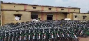 झारखंड मे छात्र-छात्राओं को वितरण होने वाली साइकिल(cycle) हुई लावारिस(jharkhand goverment) ! देखने वाला कोई नही? 14 Screenshot 2024 08 16 14 32 44 377 com.whatsapp