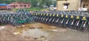 झारखंड मे छात्र-छात्राओं को वितरण होने वाली साइकिल(cycle) हुई लावारिस(jharkhand goverment) ! देखने वाला कोई नही? 12 Screenshot 2024 08 16 14 32 47 769 com.whatsapp