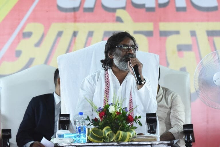गिरिडीह जिले में मुख्यमंत्री हेमंत सोरेन का कार्यक्रम आपकी योजना आपकी सरकार द्वारा करेंगे कई योजनाओं का शिलान्यास एवं परिसंपत्तियों का वितरण