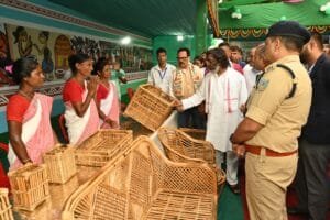 झारखण्ड के गुमला जिले मे मुख्यमंत्री हेमंत सोरेन ने दी सौगात,188 योजनाओं का किया उद्घाटन और शिलान्यास 7 IMG 20240905 WA0108