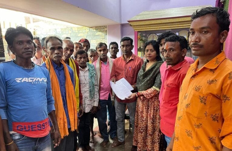 पूर्व विधायक ममता देवी से डीडीटी छिड़काव कर्मियों ने की मुलाकात, सौंपा मांग पत्र