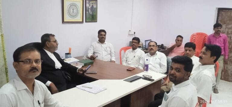 गढ़वा के अधिवक्ताओं ने झारखंड मुख्यमंत्री हेमंत सोरेन को किया धन्यवाद, अधिवक्ताओं ने मुख्यमंत्री के प्रति जताया आभार।