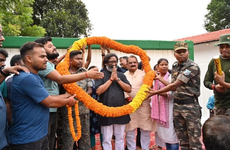 सहायक पुलिस कर्मियों ने राज्य सरकार द्वारा सेवा अवधि विस्तार एवं अन्य लाभों को प्रदान किए जाने के निर्णय को लेकर मुख्यमंत्री का जताया आभार